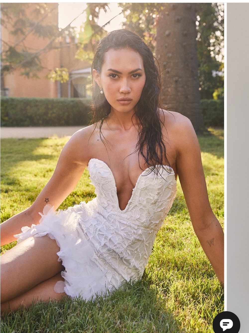 Selfie Leslie White Strapless Plunge Mini Dress